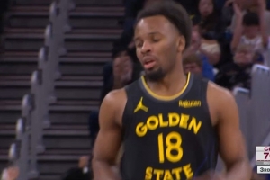 奇兵！克赖尔外线开炮 连中3记三分资助勇士顽强咬住_24直播网