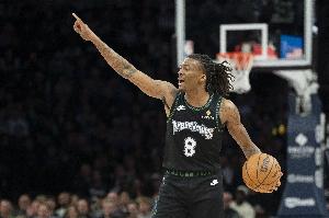 外线哑火！海兰德半场9中3拿到6分3板 三分5中0_24直播网