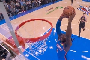 稳一点。。。。。。±锓蛩挂涣 多特抓时机独得5分打停湖人_24直播网