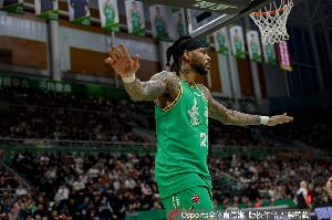 填满数据栏！莫兰德首节1中1拿到4分5板2助1断1帽 3失误美中缺乏_24直播网