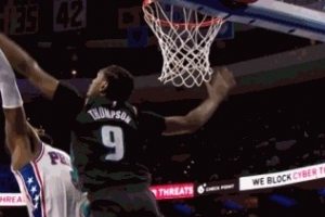 清洁好帽！奥萨尔篮下帽翻乔治被吹犯规 活塞挑战乐成_24直播网