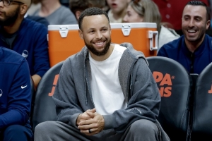 解说：小节乌度卡和科尔轮流下饭 杜兰特厥功至伟 库里状态太精彩_24直播网