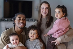 夸梅谈艾维和妻子：以前有20美元能寻真爱 现在坐拥百万难觅真情_24直播网