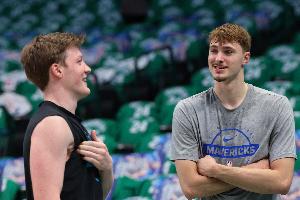 近两战合砍96分！美媒晒最佳新秀概率 弗拉格逆转反超克尼佩尔_24直播网