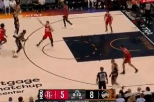 投得很坚决！布克借掩护弧顶拔起再中三分球_24直播网