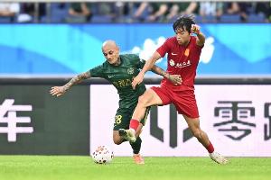 总计被罚浚款超50万！浙江球迷组织声援米特里策：我们支持你_24直播网