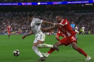 龙赛罗：裁判嫉妒皇马！VAR有什么用 马丁红牌被作废而塔没被罚下_24直播网