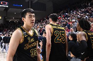 媒体人：王俊杰今夏使命繁重 要找适合的学校 还要接受国家队征召_24直播网