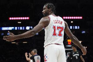 场均10.4分6.3板！火箭迎战76人 伊森因病降为出战成疑_24直播网