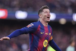 每体：莱万经纪人公司的代表本周前往意大利，，和米兰高层举行谈判_24直播网