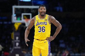 雷迪克：斯马特今天将受到进场时间限制 会使用下周提升其状态_24直播网