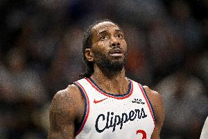 外线禁绝！伦纳德半场13中6拿14分4板 三分4中1_24直播网