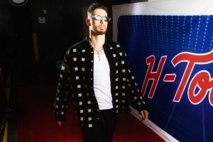 火箭众将红毯秀：杜兰特依旧废土风 申京格子墨镜骚气十足_24直播网