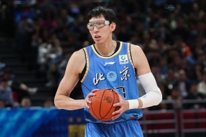 乏善可陈！周琦被王哲林压制 全场7中5拿12分8板_24直播网