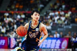 小节连拿8分！徐杰9中5拿下13分3篮板3助攻1抢断_24直播网