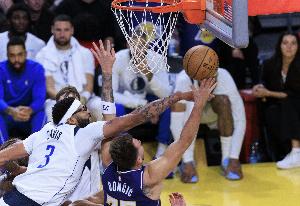 浓眉回湖人？？前湖记：思量他的心理创伤&伤病和条约 现在不大可能_24直播网