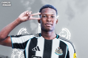 纽卡官方：签下边锋约翰·马丁内斯，，，球员明夏年满18岁后正式加盟_24直播网