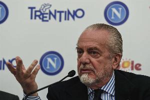 德佬：卖奥斯梅恩和K77因收到巨额报价 退休？？？？？？我喜欢事情胜过其他_24直播网