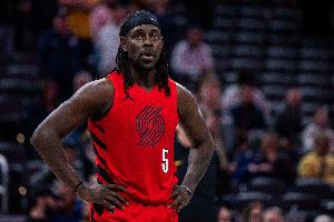 稳健控。。。≈臁せ衾盏18中7孝顺21分4板3助 三分11中4_24直播网