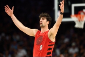 开拓者浇灭太阳：阿弗迪亚气死狄龙_24直播网