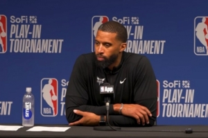 【完整版】黄蜂主帅：我太自满了 没人看好我们 偏偏我们最争气_24直播网