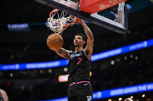 救火失败！韦尔12中5拿到12分 狂揽19个篮板&送出5记大帽_24直播网