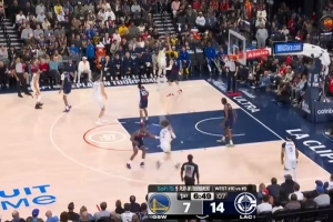 奋力追赶！追梦三分轰进 波杰姆斯基上篮到手打？？？齑琠24直播网