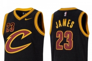 经典大C！耐克将推出詹姆斯在骑士夺冠十周年岁念款23号玄色球衣_24直播网