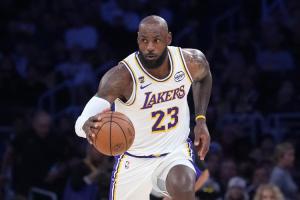 文胖：勇骑愿用中产/底薪签老詹 没球队会为其腾3500-4000万空间_24直播网