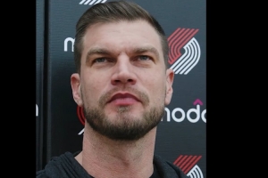 斯普利特：利拉德这赛季不会复出 他专注下赛季 对此有专门的妄想_24直播网