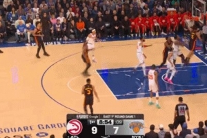 传得帅攻得妙！亚历山大-沃克击地妙传丹尼尔斯高打板反篮得分_24直播网