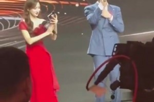 给马凡舒憋坏了?郭艾伦曾现场献唱《至心英雄》！_24直播网