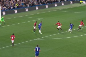 谁能想到！防守悍将坎特变身先锋，，，戏耍斯莫林攻破曼联！_24直播网