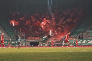 ?气吞万里！名时势：这样的死忠看台你见过吗？？？？？_24直播网